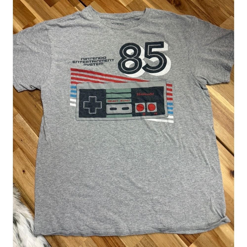 Nintendo Entertainment System NES Controller Graphic T-Shirt Gray Mens Medium 85